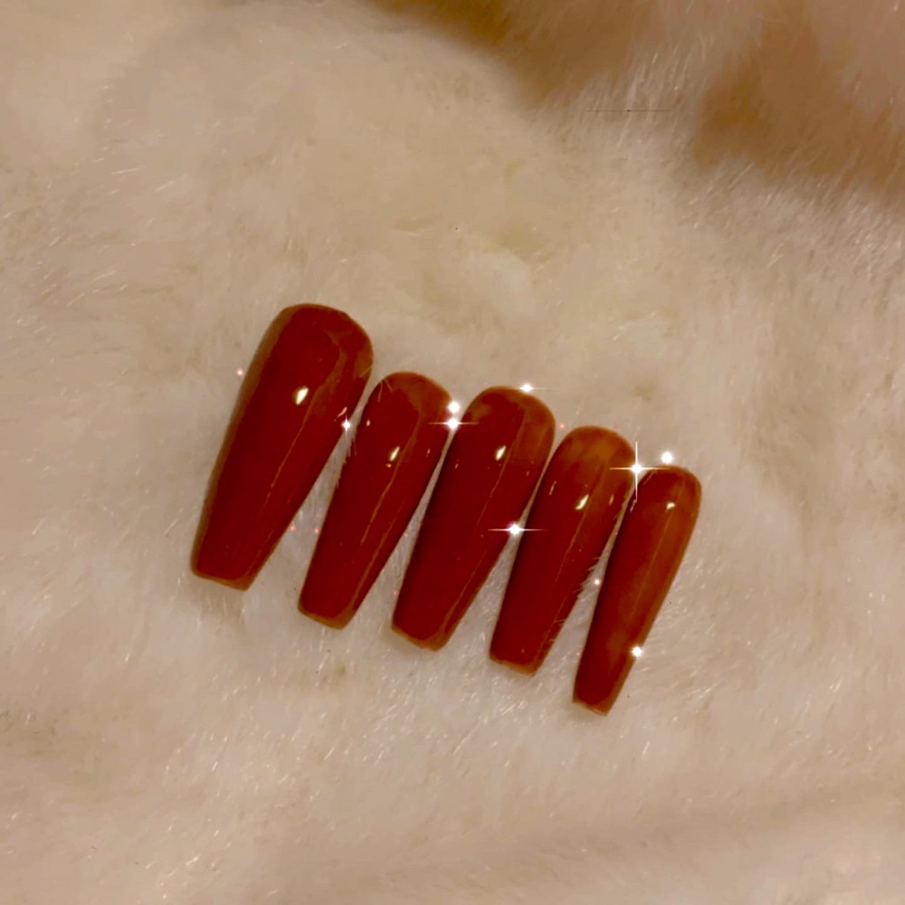 Press on nails